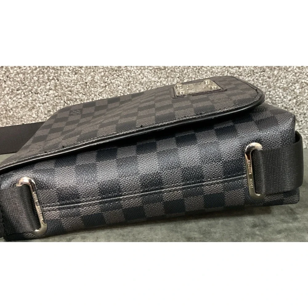 Louis Vuitton Inventeur Paris  Damier Ebene Canvas Messenger Bag